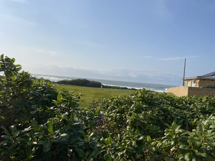 To Let 3 Bedroom Property for Rent in Kidds Beach Eastern Cape